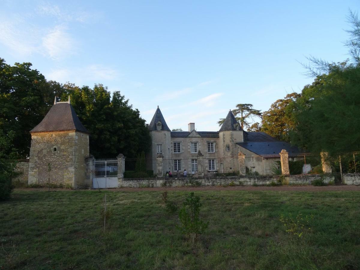 Отель Le Logis De La Foret Sainte-Verge Экстерьер фото