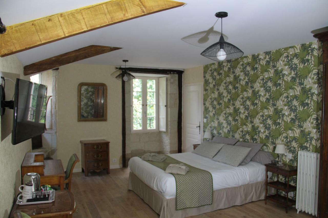 Отель Le Logis De La Foret Sainte-Verge Экстерьер фото
