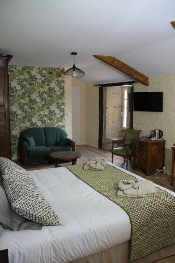 Отель Le Logis De La Foret Sainte-Verge Экстерьер фото