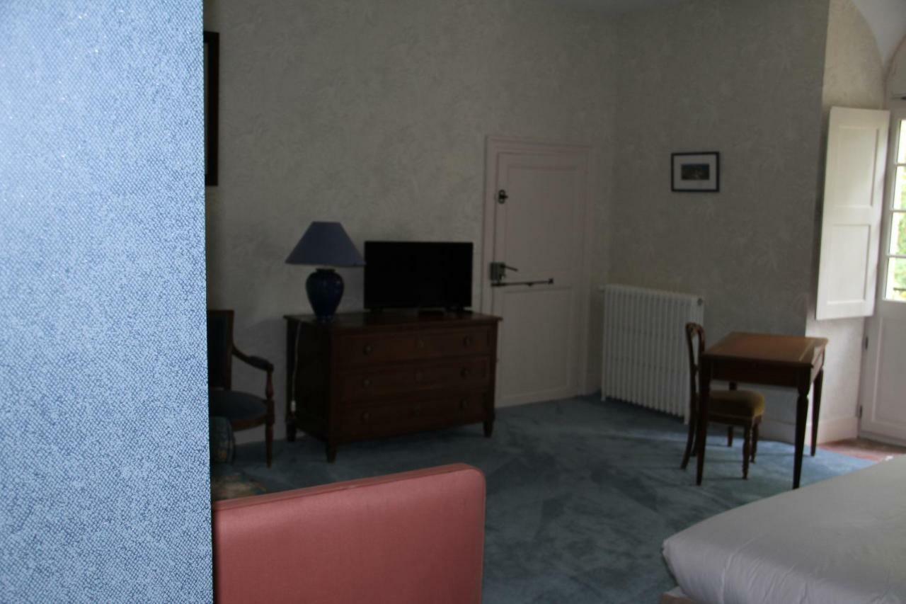 Отель Le Logis De La Foret Sainte-Verge Экстерьер фото